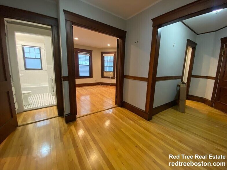 Building Photo - 11 Story St