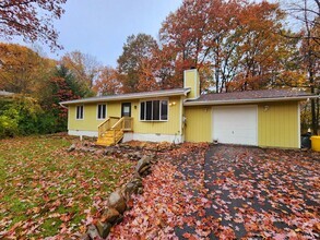 Building Photo - Cute 3 bedroom house in Mt. Pocono