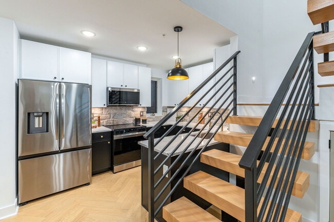 Building Photo - 609 S Orianna St