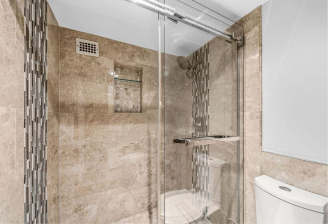Building Photo - Modern 2BR/2.5BA Two-Level Condo in The Fountains