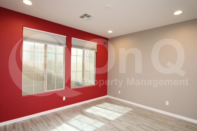 Building Photo - 824 E Ashurst Dr