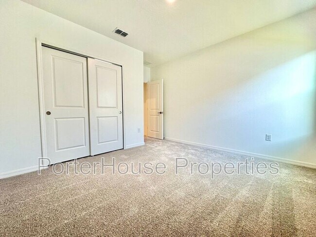 Building Photo - 4847 Sunflower St