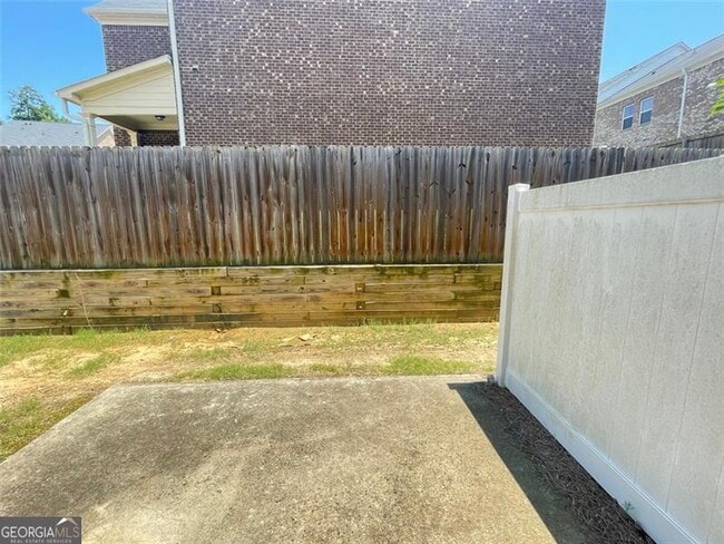 Building Photo - 2666 Pointcrest Way