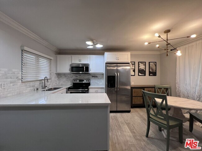 Building Photo - 8358 Manitoba St