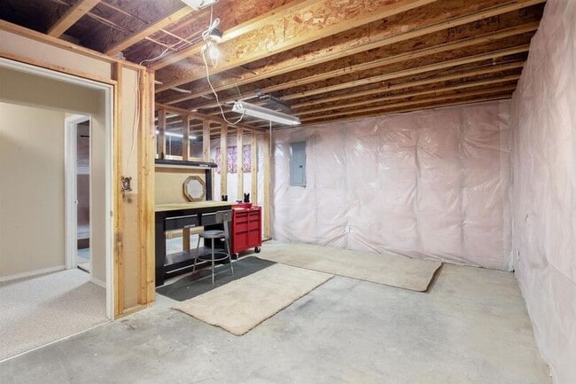 Building Photo - 806 N Knudson St