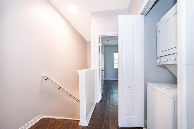 Building Photo - 3479 Wilshire Way Rd