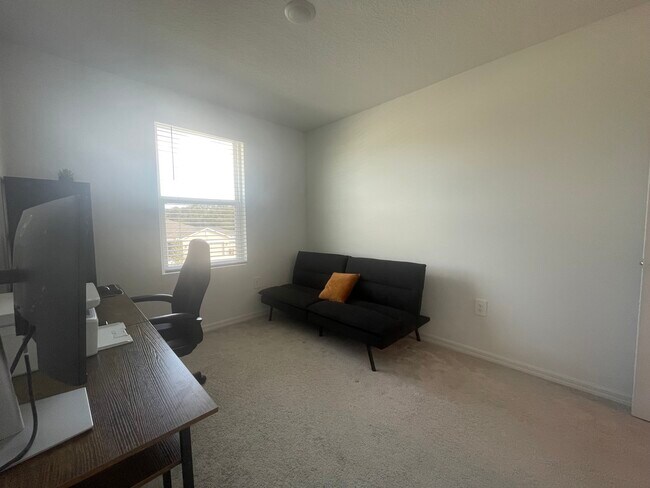 Building Photo - 1308 Drake Rdg Dr