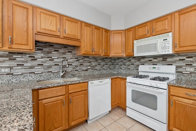 Building Photo - 14130 Sheffield Dr