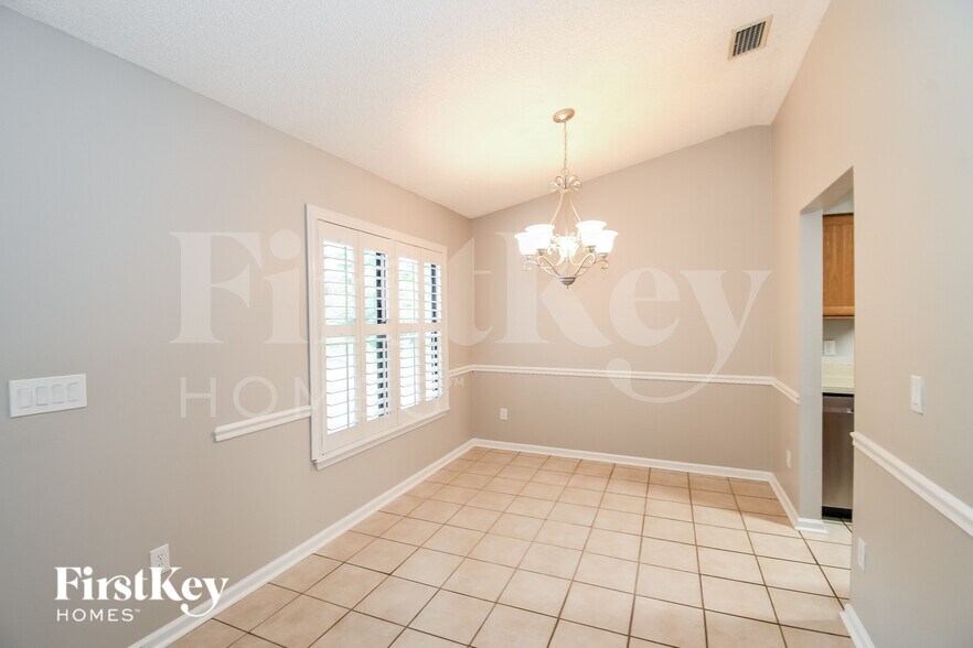 Building Photo - 1332 Lamboll Ave