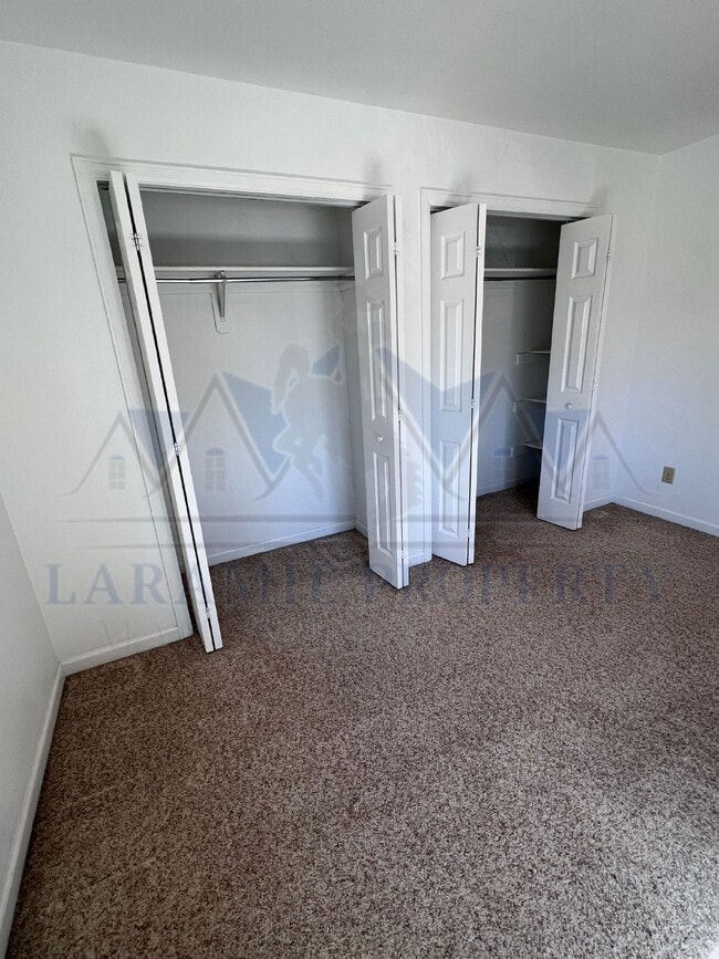 Building Photo - 1 Bed 1 Bath Apartment