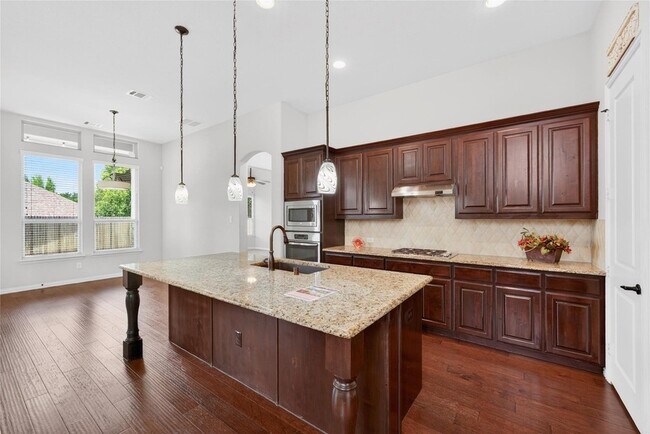 Building Photo - 5629 Grove Cove Dr