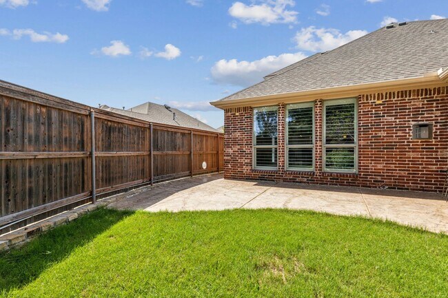 Building Photo - Elegant Living in Fountain Ridge – A Seren...