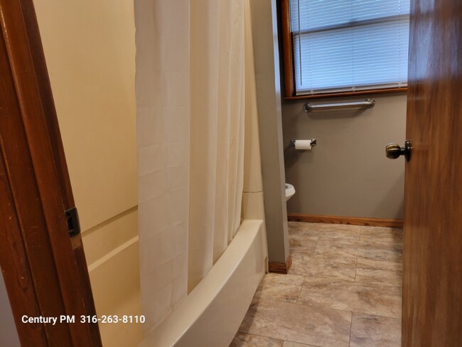 Building Photo - 3114 S Elizabeth Ave