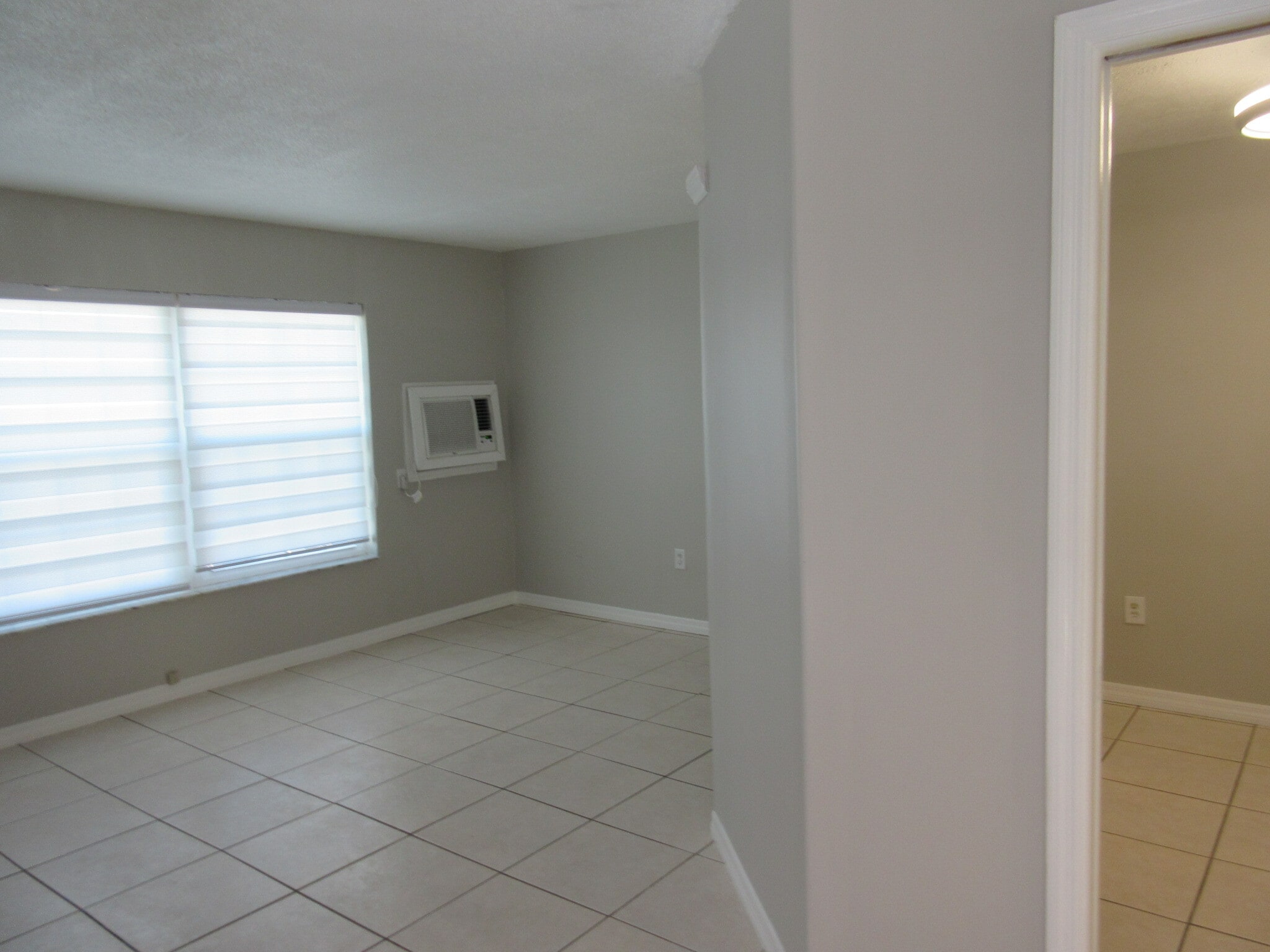 Building Photo - 390 W Cocoa Beach Cswy