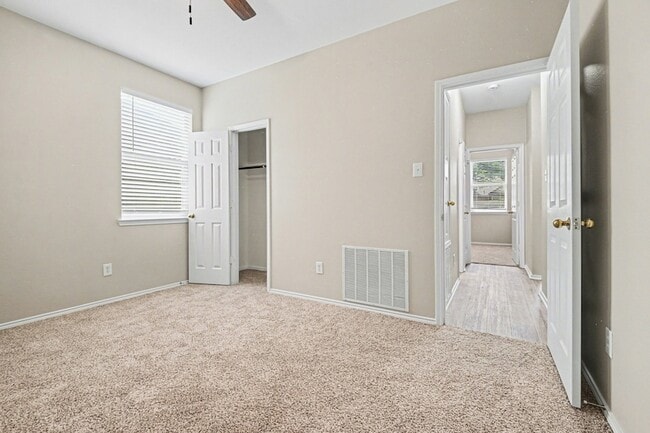 Building Photo - 1550 Charleston Dr