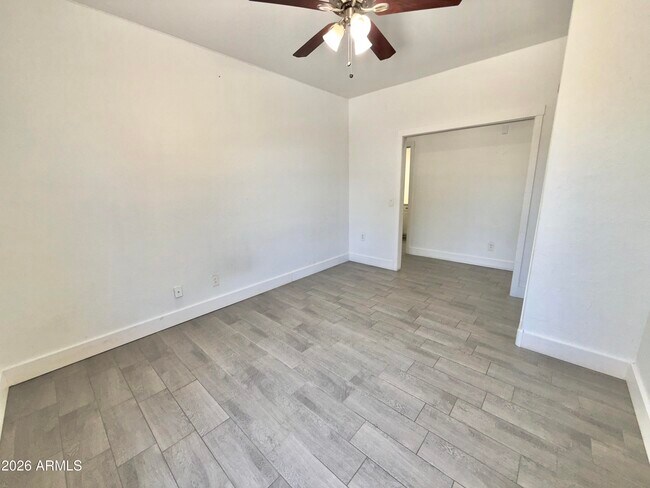 Building Photo - 7116 W Sophie Ln