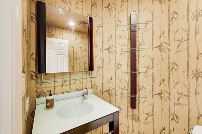 Building Photo - 2073 Cambria Ct