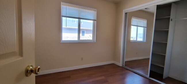 Building Photo - 1645 N Cedar Blvd