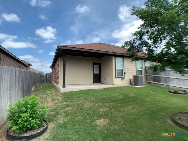 Building Photo - 354 Creekside Curve