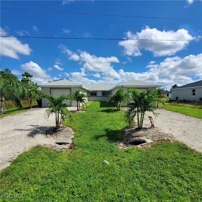 Building Photo - 779 Bedford Dr