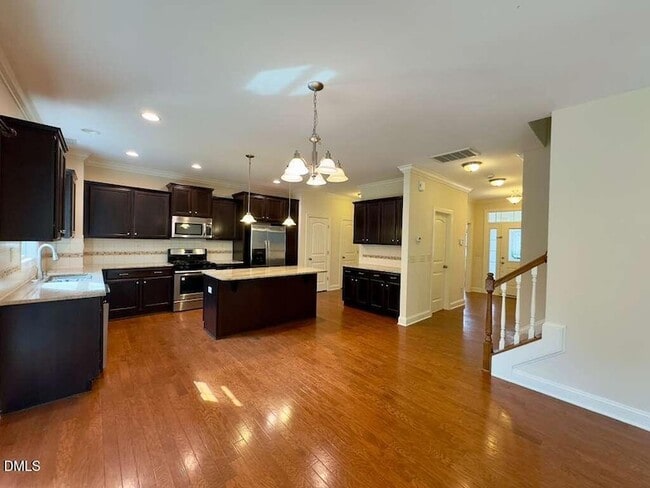 Building Photo - 4008 Vallonia Dr