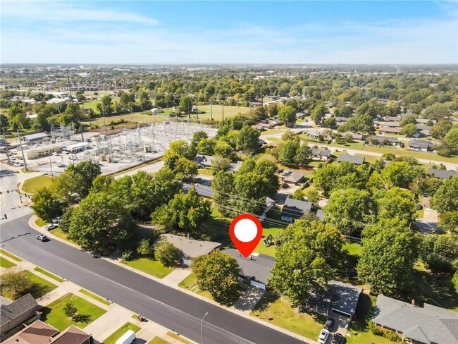 Building Photo - 1306 N Silent Grove Rd