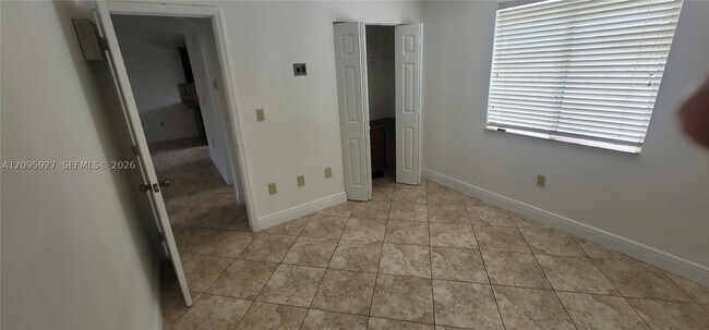 Building Photo - 3254 W 70th St