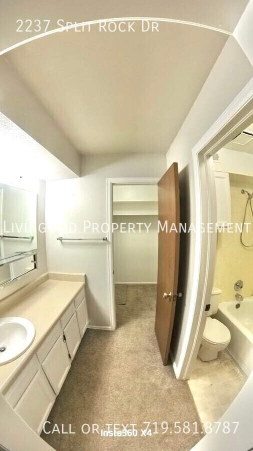 Building Photo - 2237 Split Rock Dr