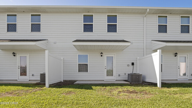 Building Photo - 1761 Jakes Dr