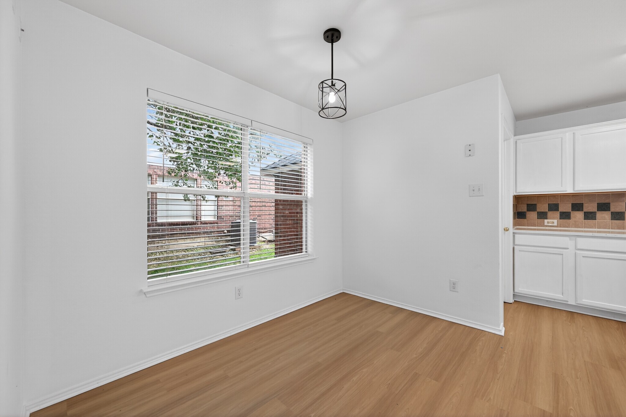 Building Photo - 2125 Elm Falls Pl