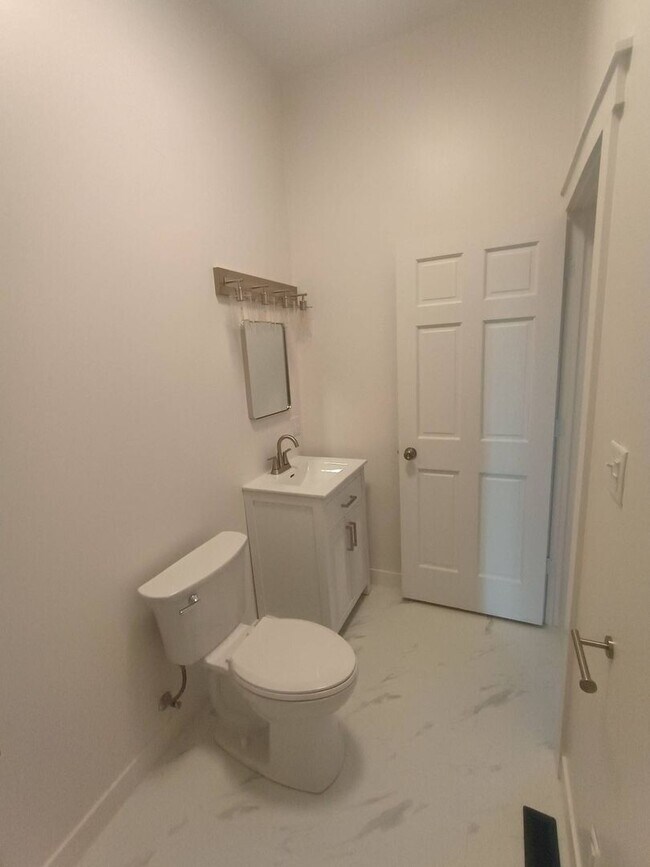 Building Photo - 2035-2037 N Buffum St