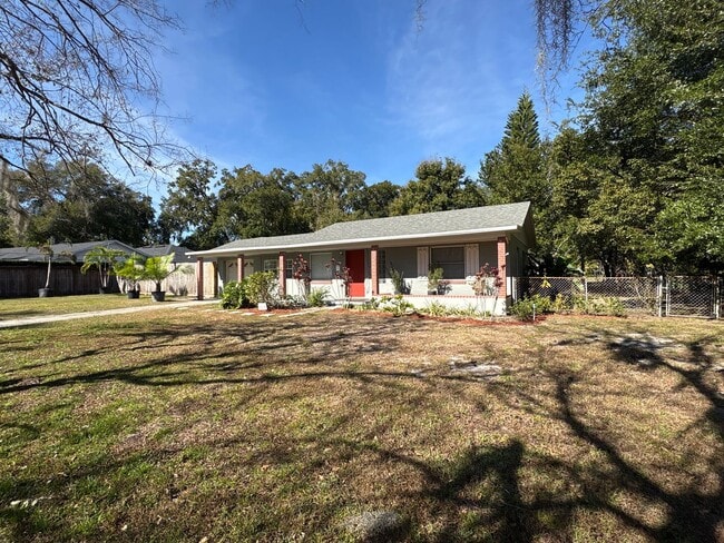 Building Photo - Charming 2 Bedroom Home on a Spacious Corner Lot — Orlando, FL