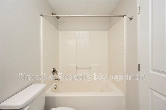 Building Photo - 2111 Brittany Ln