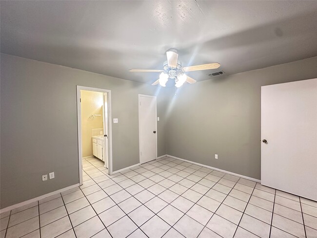 Building Photo - 1713 Mermaid Dr