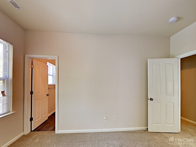 Building Photo - 7839 Baylis Dr