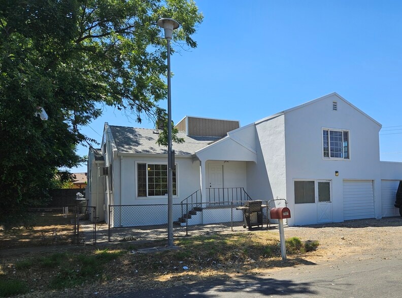 Building Photo - 2907 Plover St