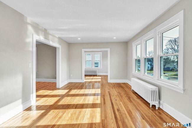 Building Photo - 126 Thomas St