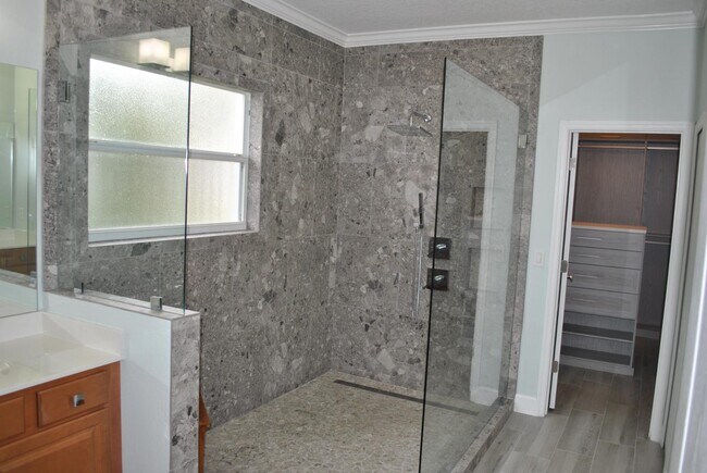 Building Photo - 128 Centennial Park Dr