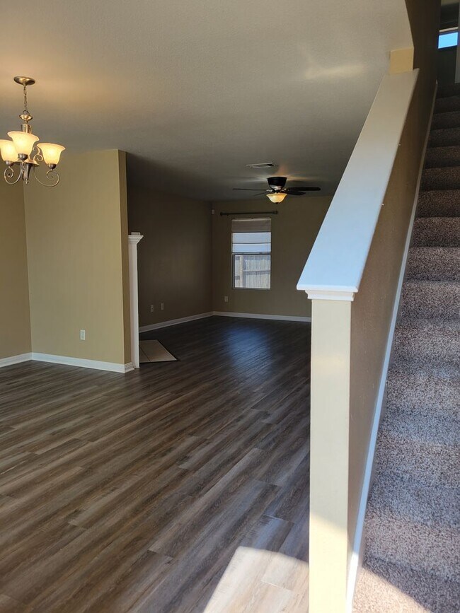 Building Photo - 2611 Echo Dr