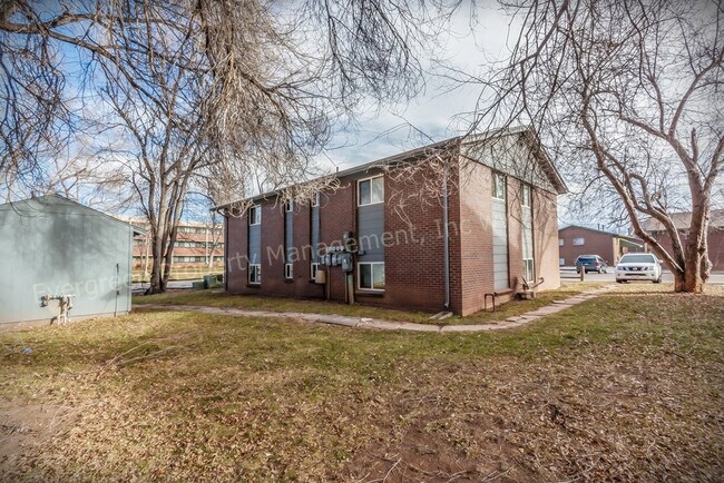 Building Photo - 1301 Burton Ct