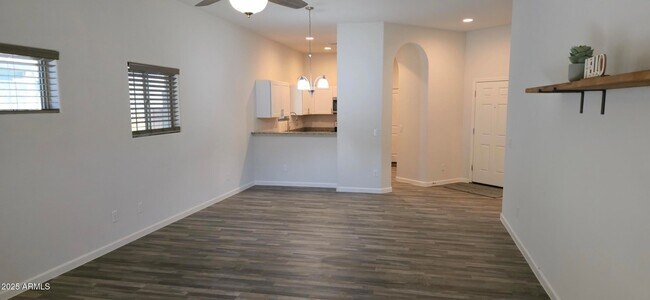 Building Photo - 701 Dylan Ct