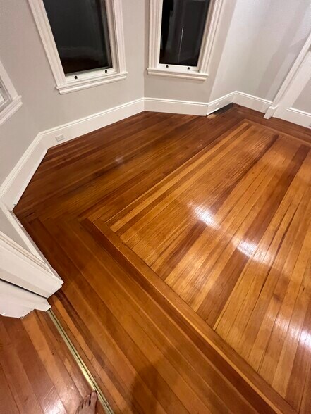 Hardwood floors - 9 Waldeck St