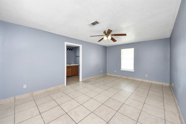 Building Photo - 13710 Brownsville St