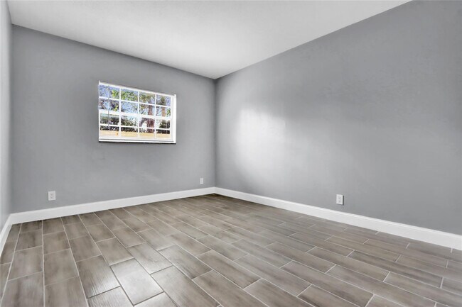 Building Photo - 260 NW 19th St