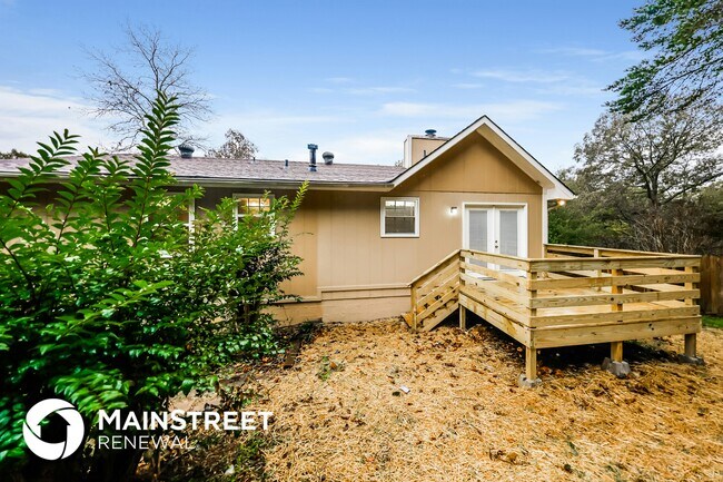 Building Photo - 5796 Dug Hollow Rd