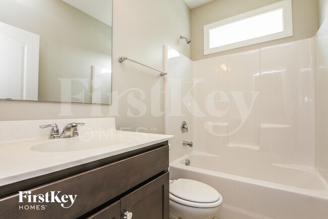 Building Photo - 206 Paradise Hills Cir