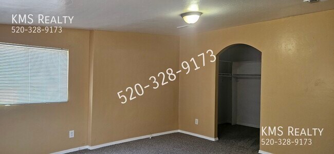 Building Photo - 3536 E Blacklidge Dr