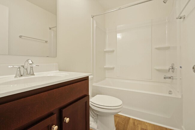Building Photo - 3 Bedroom Townhome Conveniently Located in Little River