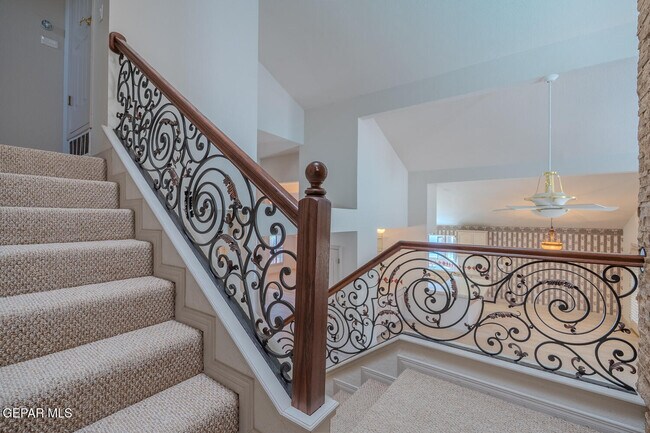 Building Photo - 2066 Paseo Del Prado Dr
