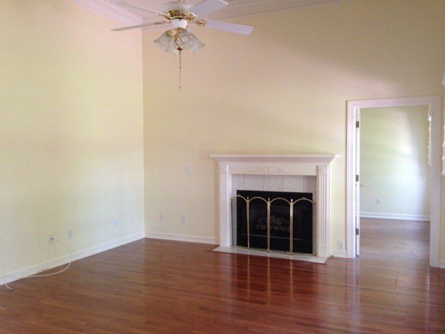 Building Photo - 103 Glencoe Way